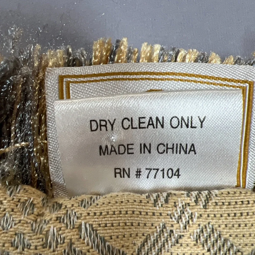 Waterford Table Runner 37